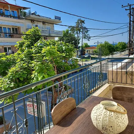 On Main Pedestrian Street With View Apartment *